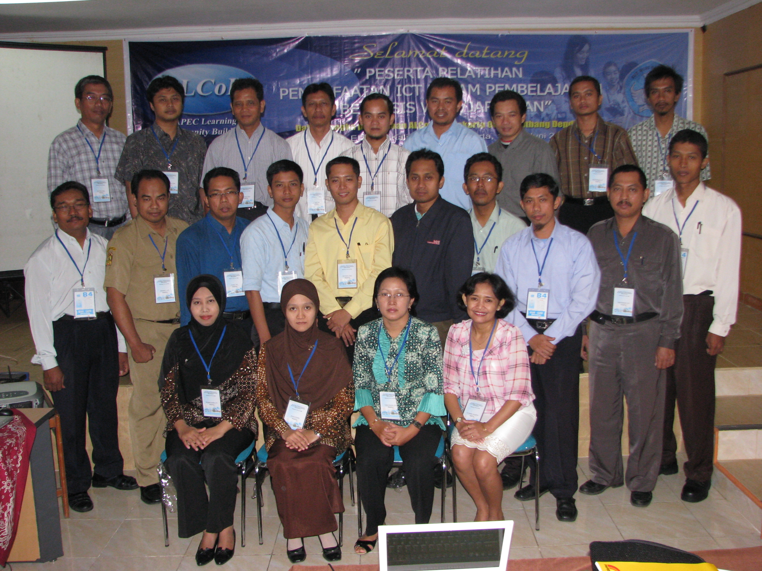 Peserta Diklat Pemanfaatn ICT dalam pembelajaran berbasis Web Jaringan Kaliurang Yogyakarta 13 17 Juni 2009